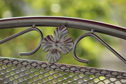 Metallstrukturen im Garten, Beitr_07_26_vargazs-garden-furniture-2611290_1280_LP_1040x693